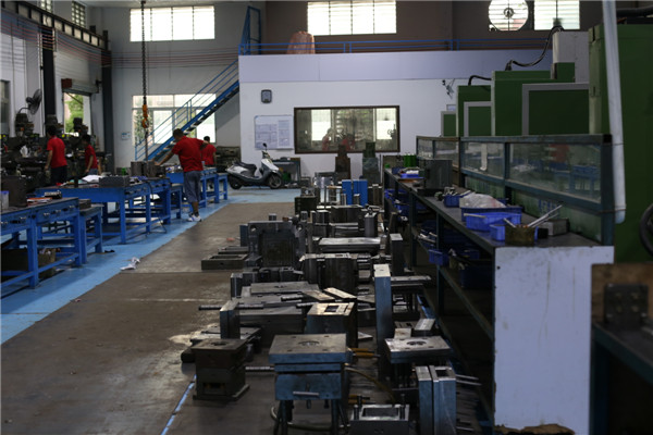 旭錦模具有限公司，模具部