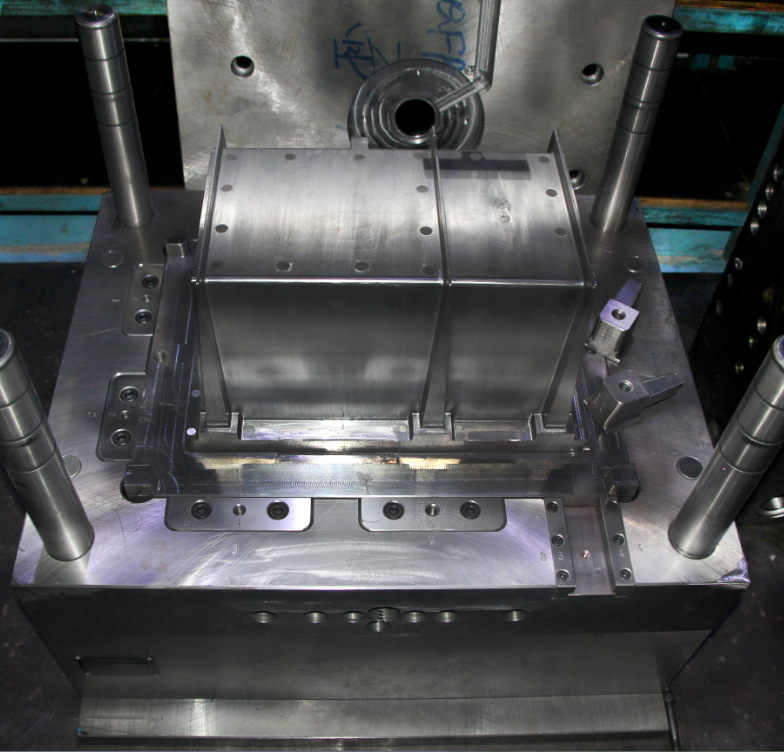 中山市旭錦塑膠模具有限公司，精密模具制造